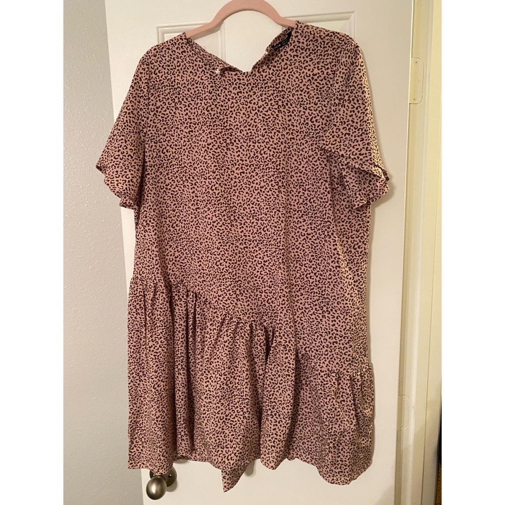 Flowey pink leopard dress